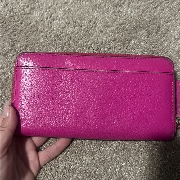 Assorted Wallets Collection with some damage - Picture 9 of 9